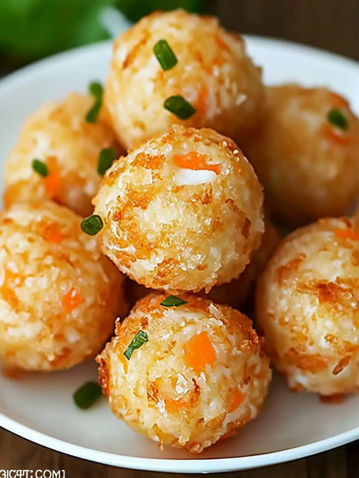 Crispy Shrimp Balls: Homemade Asian Delights to Impress! 4 Crispy Shrimp Balls