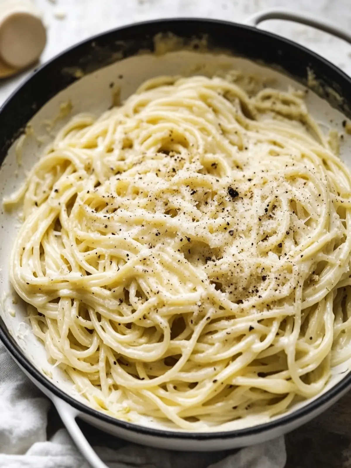 Cacio e Pepe: Elevate Your Pasta Game with This Easy Recipe 2 Cacio e Pepe