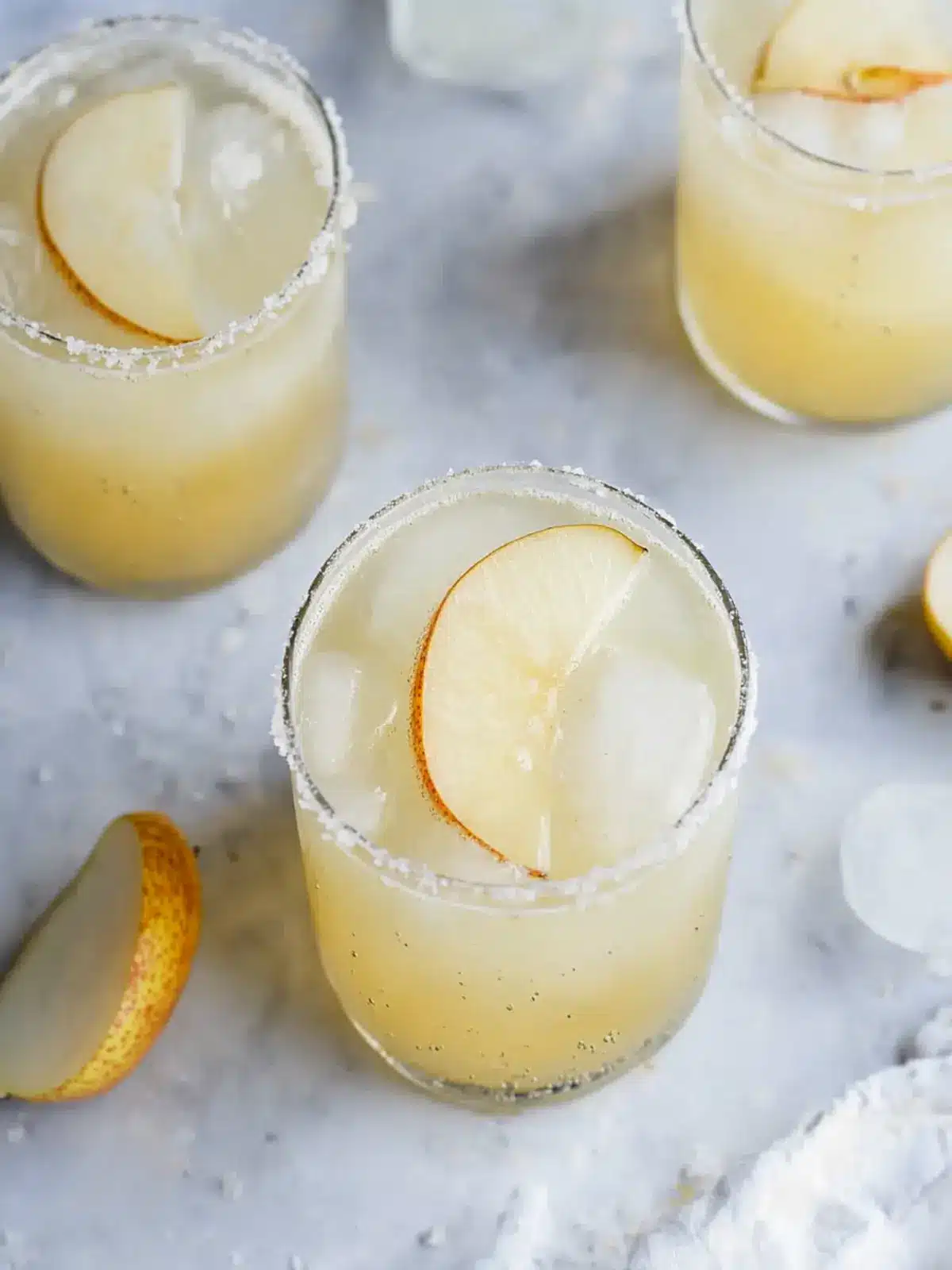 Delicious Pear Vanilla Gin Fizz to Elevate Your Cocktail Game 5 Pear Vanilla Gin Fizz