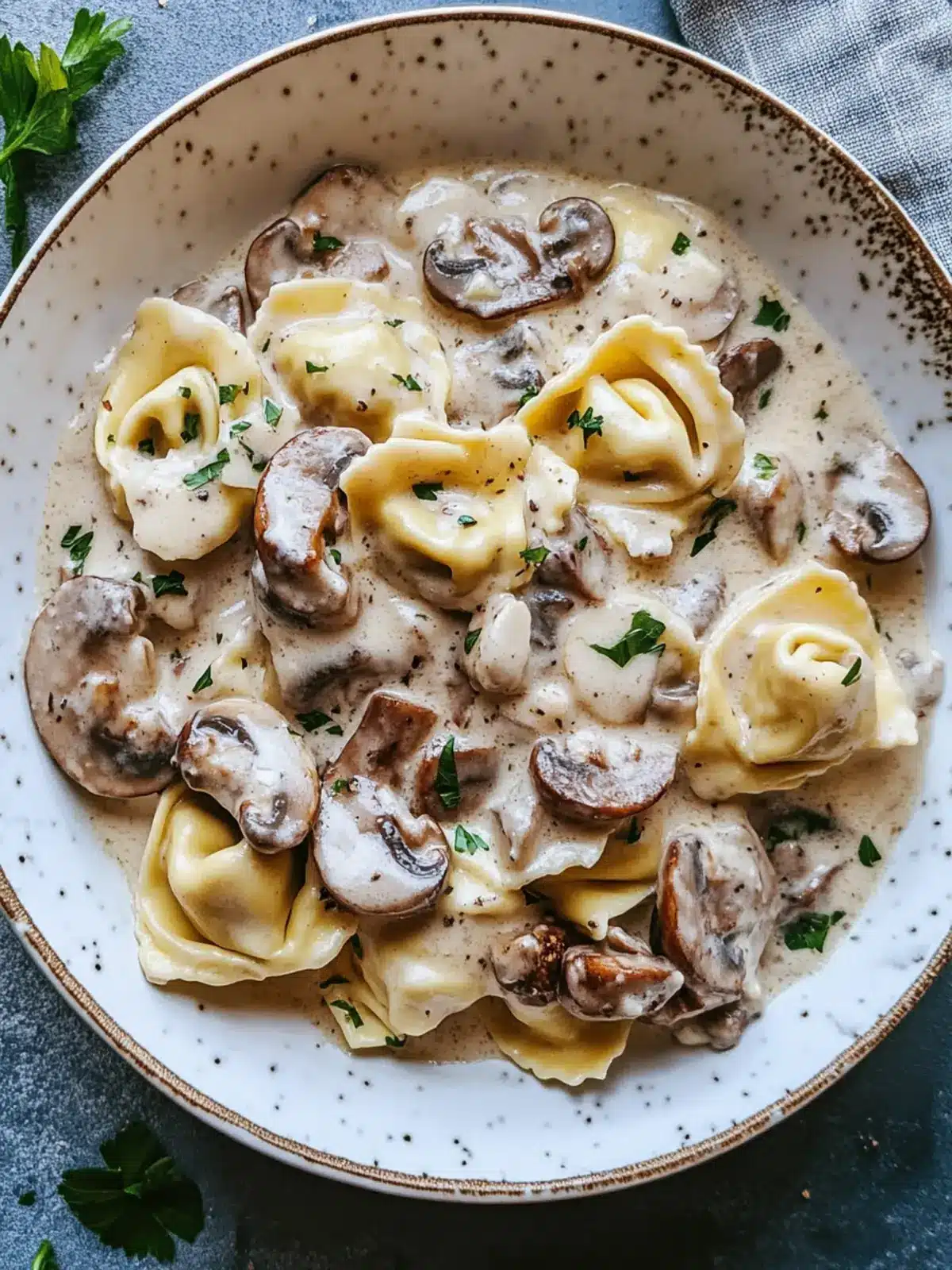 Creamy Mushroom Tortellini Alfredo: Easy Comfort Food Delight 3 Creamy Mushroom Tortellini Alfredo (easy tortellini with mushrooms recipe)